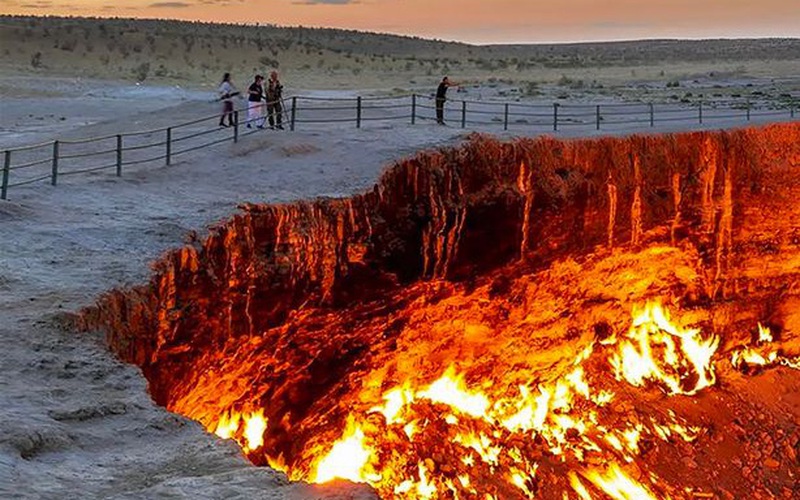 'Cổng địa ngục' rực cháy suốt 50 năm qua đã đến ngày tàn?