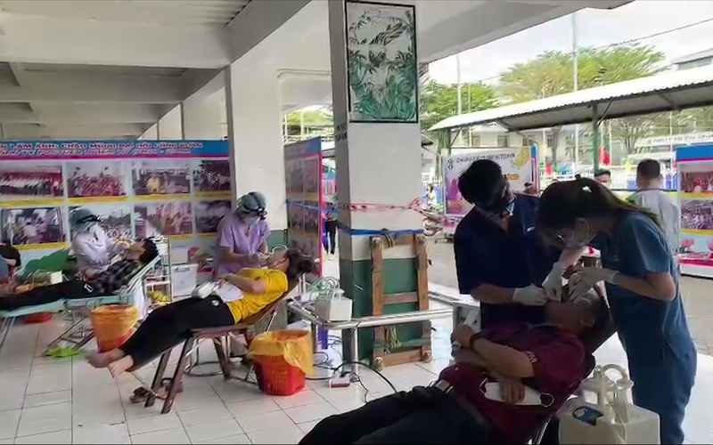 TP.HCM: Khám sức khỏe và trao quà cho 1.500 công nhân lao động khó khăn