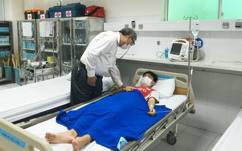Bộ GD&ĐT chỉ đạo khẩn sau vụ hàng trăm học sinh ngộ độc ở Nha Trang