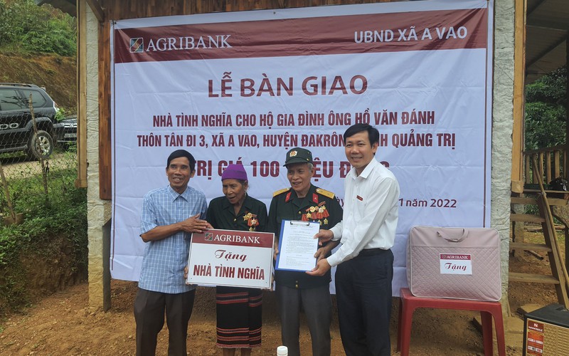 Quảng Trị: Agribank bàn giao nhà tình nghĩa cho 5 hộ gia đình chính sách