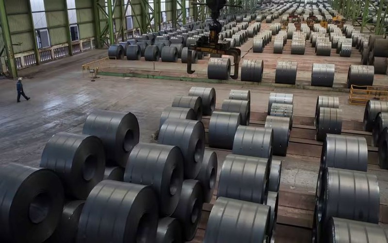 Trung Quốc xuất khẩu hàng tăng vọt, kéo giá nhựa và thép châu Á giảm sâu