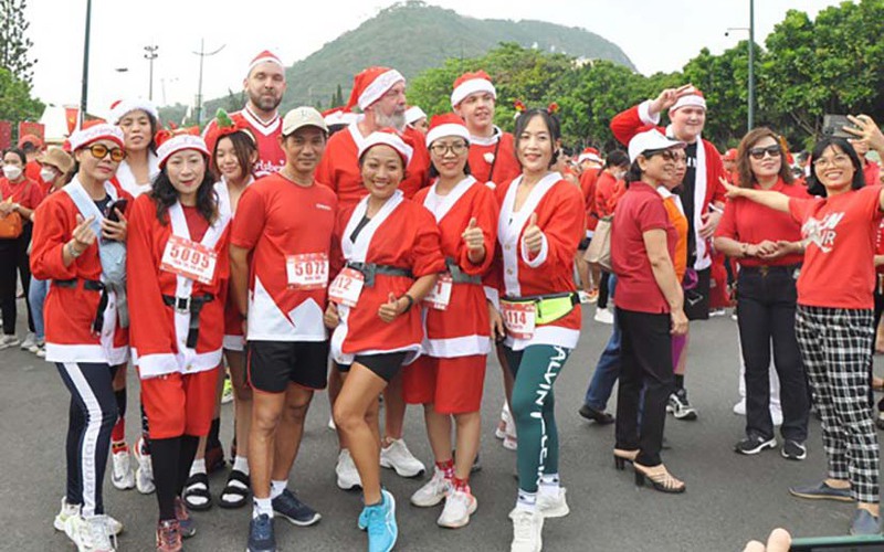 Sôi động 3.000 vận động viên tham gia đón Giáng sinh tại Vũng Tàu