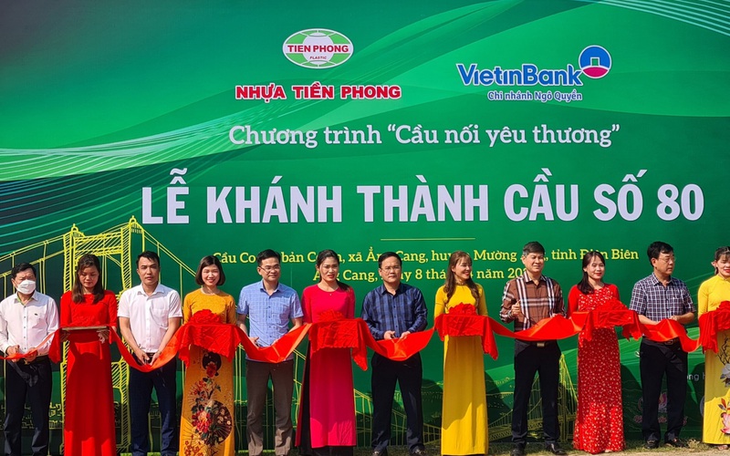 Người dân Điện Biên vui sướng khi cầu số 80 “Cầu nối yêu thương” của Nhựa Tiền Phong được khánh thành 