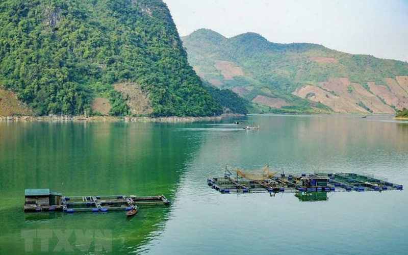 Vẻ đẹp lòng hồ Sông Đà ở huyện vùng cao Tủa Chùa