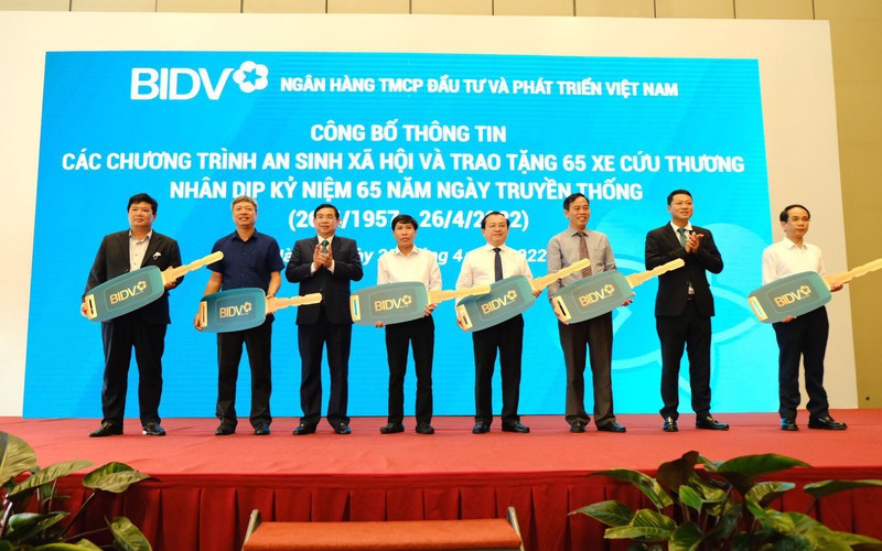 BIDV công bố các chương trình an sinh xã hội
nhân dịp kỷ niệm 65 năm ngày thành lập