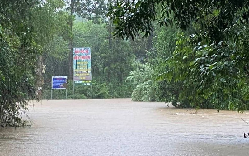 Thái Nguyên: Mưa lớn kéo dài, nhiều địa phương ngập úng sâu
