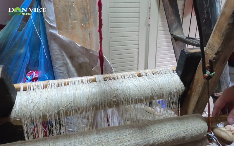 Nguồn gốc cây lanh và nghề dệt vải lanh của phụ nữ dân tộc Mông ở Hà Giang