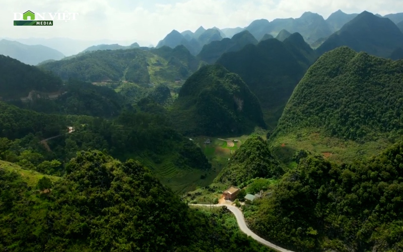 Cuộc sống vùng cao: Thăm ngôi nhà "nguyên thủy" biệt lập sâu trong núi rừng Hà Giang của người Dao 