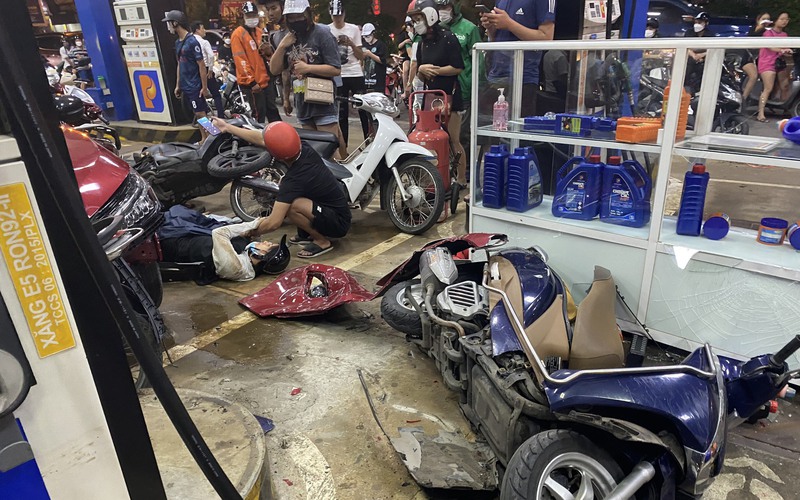 Hà Nội: Tài xế vụ "xe điên" đâm liên hoàn ở cây xăng uống bia trước khi gây tai nạn