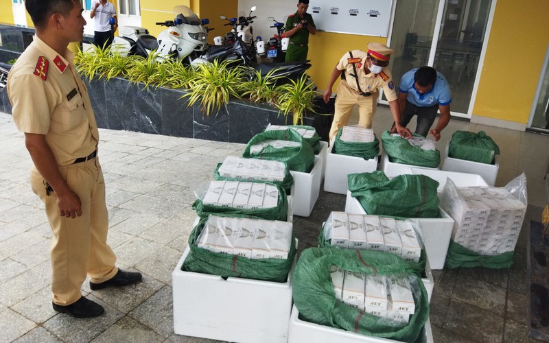 Thừa Thiên Huế: Bắt xe tải chở lượng lớn thuốc lá nhập lậu 