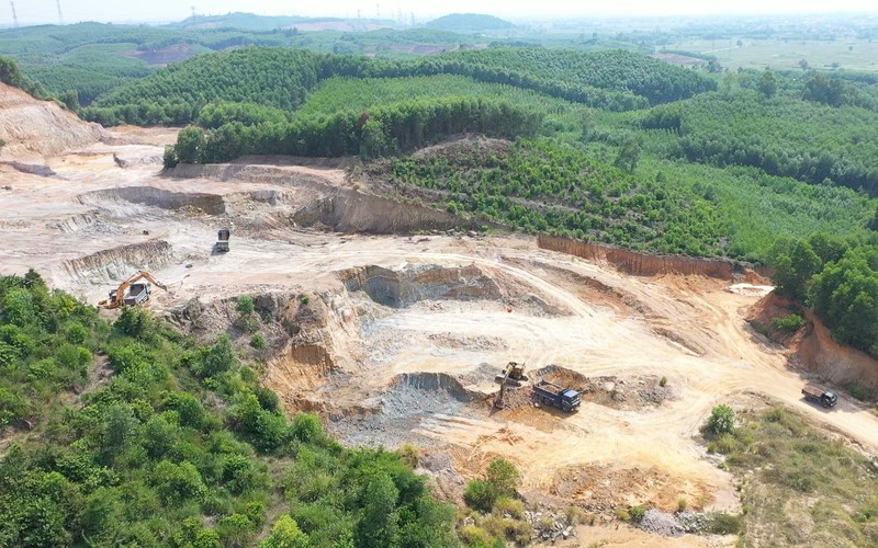 Quảng Ngãi: Toàn cảnh mỏ đất dính sai phạm hàng loạt của Công ty Lý Tuấn