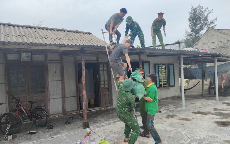 Thừa Thiên Huế đóng cửa chợ và cấm dân ra đường để ứng phó với siêu bão Noru