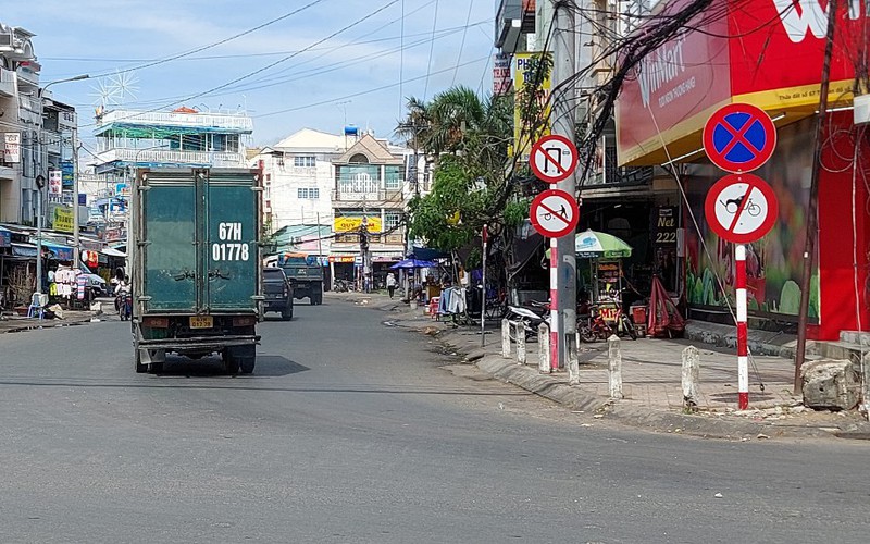 Sau phản ánh của Báo Dân Việt, TP.Châu Đốc tháo biển cấm xe khách lưu thông 