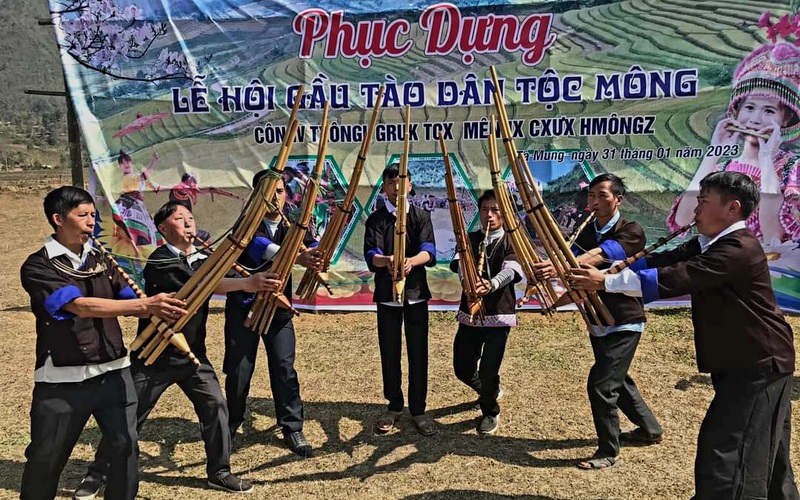 Lên Tà Mung trẩy hội Gầu Tào đồng bào Mông