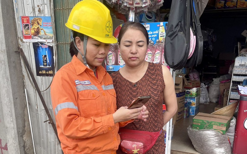 Điện lực Lộc Hà (Hà Tĩnh) khuyến khích khách hàng thanh toán tiền điện không sử dụng tiền mặt