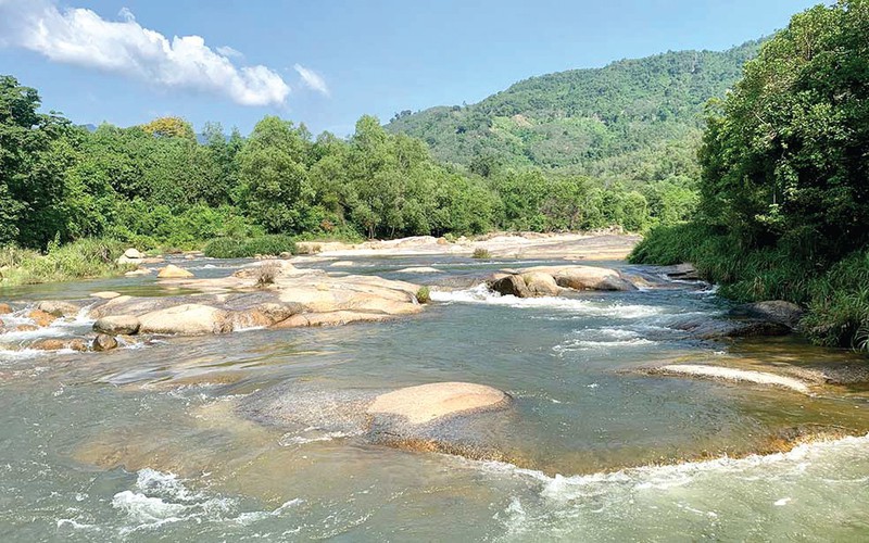 Vì sao cứ sau tết Nguyên đán người làng này ở Bình Thuận lại ra sông Dinh, suối Tiên "điểm danh"?