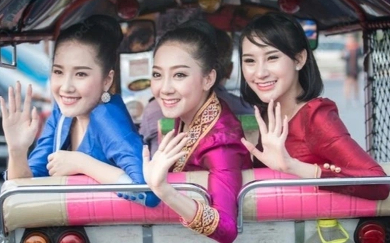 "Chặt chém" gấp 4 lần, lái xe ở Thái Lan bị cấm đón khách sân bay cả đời