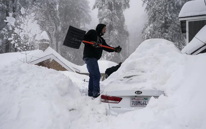 Người dân California kêu cứu giữa bão tuyết tàn khốc