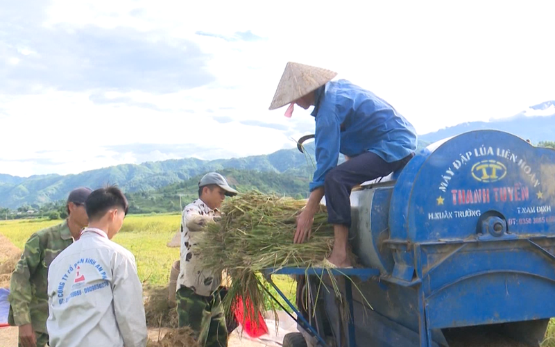 Giao thông được làm mới, nông dân thay đổi phương thức sản xuất, bản làng ở Mường Khoa thêm trù phú