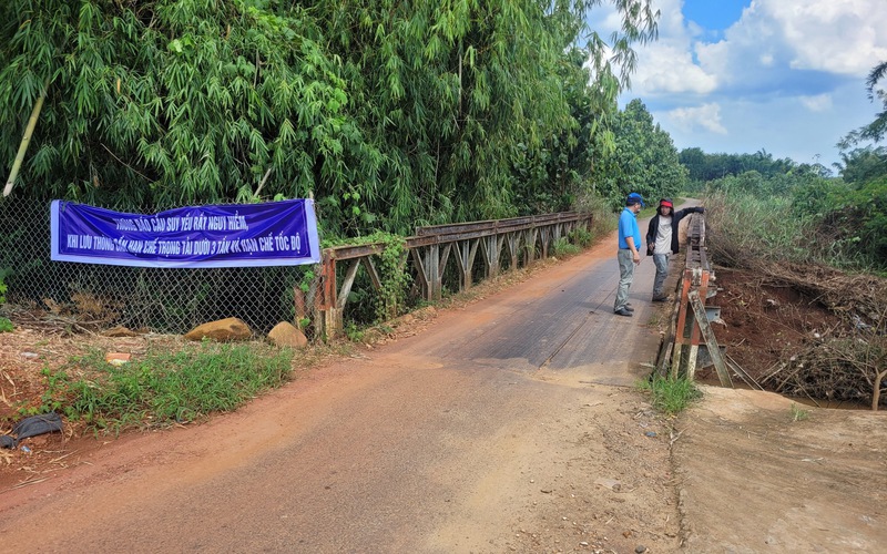 Vụ sạt lở mố cầu, hàng trăm hộ dân nguy cơ bị cô lập ở Bình Phước: Sẽ xây dựng mới cầu Suối Nhung