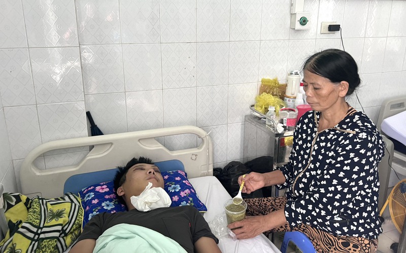 Vụ bị đánh đập dã man dù đã bất tỉnh ở Thanh Hóa: Nạn nhân phải chuyển ra BV Việt Đức, Hà Nội