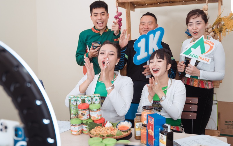 Từ ngày livestream bán thịt chua, hotgirl Phú Thọ lập kỳ tích về doanh thu, năm 2022 thu 52 tỷ đồng 