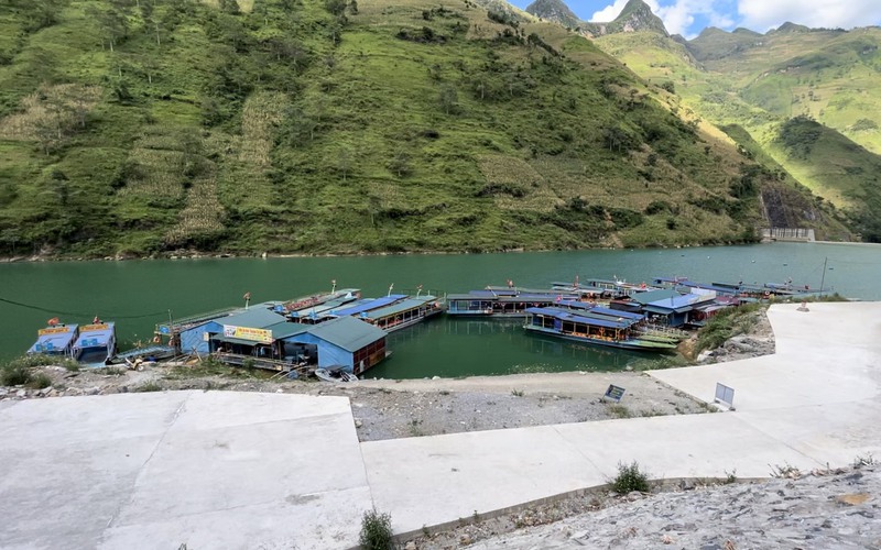 UBND huyện Mèo Vạc (Hà Giang) yêu cầu khôi phục việc vận chuyển khách du lịch trên sông Nho Quế từ ngày 21/9