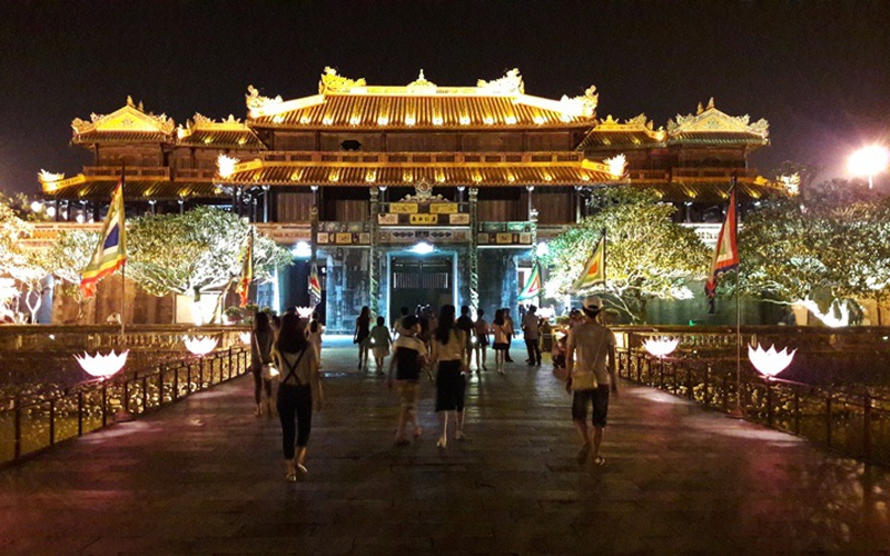 Mở cửa miễn phí Đại Nội Huế về đêm để đón khách tham quan Hội đèn lồng Huế 2023