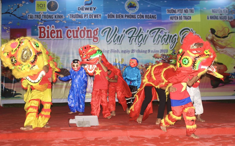 Mang Tết Trung thu đến với học sinh vùng cao Quảng Bình