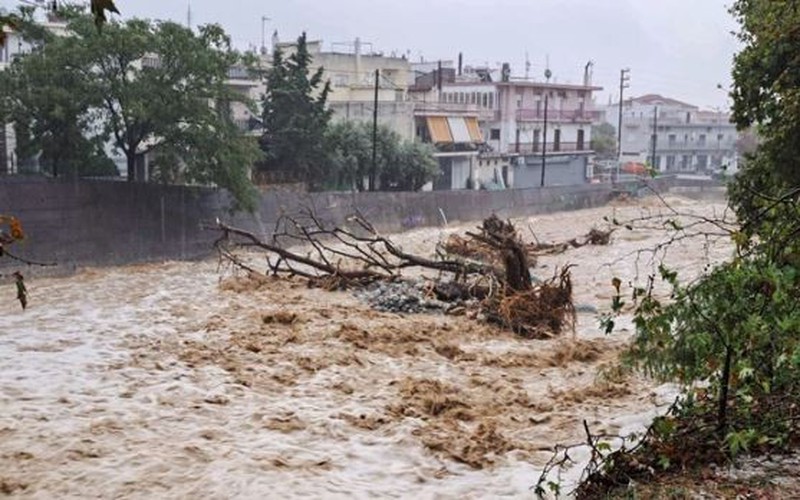 Clip: Mưa lớn gây lũ lụt ở Bulgaria khiến ít nhất 2 người thiệt mạng