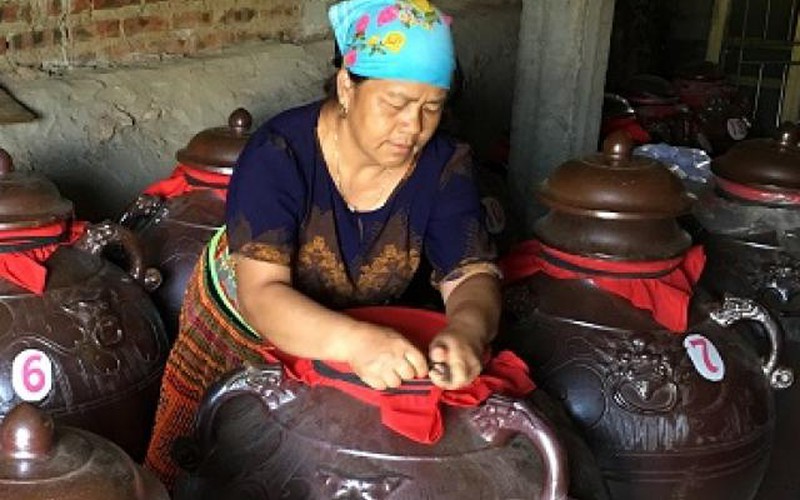 Cách tạo hương rượu men lá độc đáo của đồng bào Mông vùng cao