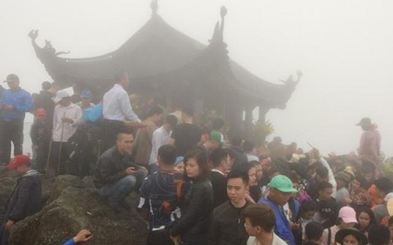 Quảng Ninh: Hàng vạn người đội mưa phùn dự khai hội xuân Yên Tử