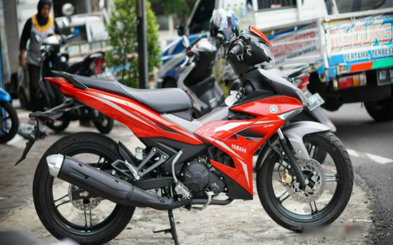 Mê mẩn ngắm vua côn tay 2020 Yamaha Exciter bản đỏ bạc đặc biệt