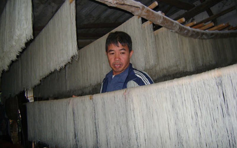 Miến Hùng Lô... xuất ngoại