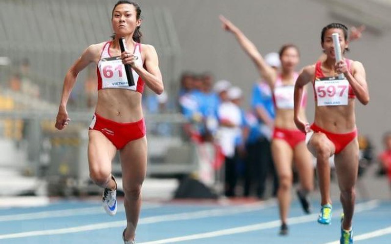 ASIAD 18: Lê Tú Chinh giành vé vào chung kết 4x100m nữ