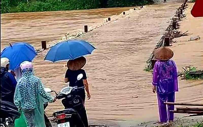 Lạng Sơn: Mưa lớn gây ngập cầu, nhiều thôn bản bị cô lập