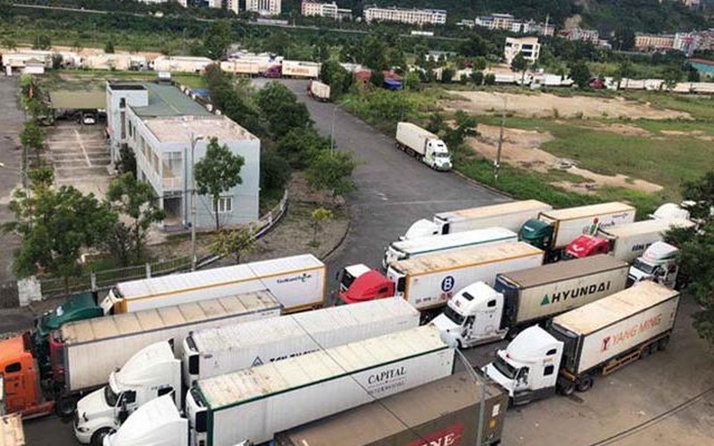 Vụ 500 container tắc tại Lào Cai: Rủi ro nào chờ đợi giao thương biên mậu Việt Trung?