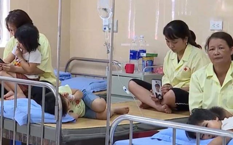 Gần 100 trẻ mầm non nhập viện tại Phú Thọ: Ngộ độc thực phẩm từ đâu?