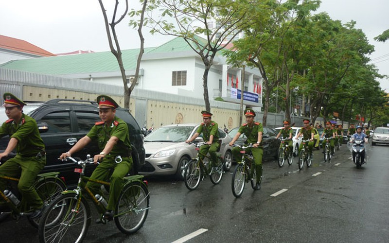 Cảnh sát Đà Nẵng tuần tra bằng xe đạp đặc chủng