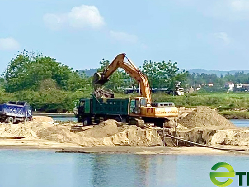 Quảng Ngãi phê duyệt tiền trúng đấu giá khai thác 3 mỏ cát ở Ba Tơ và Sơn Hà