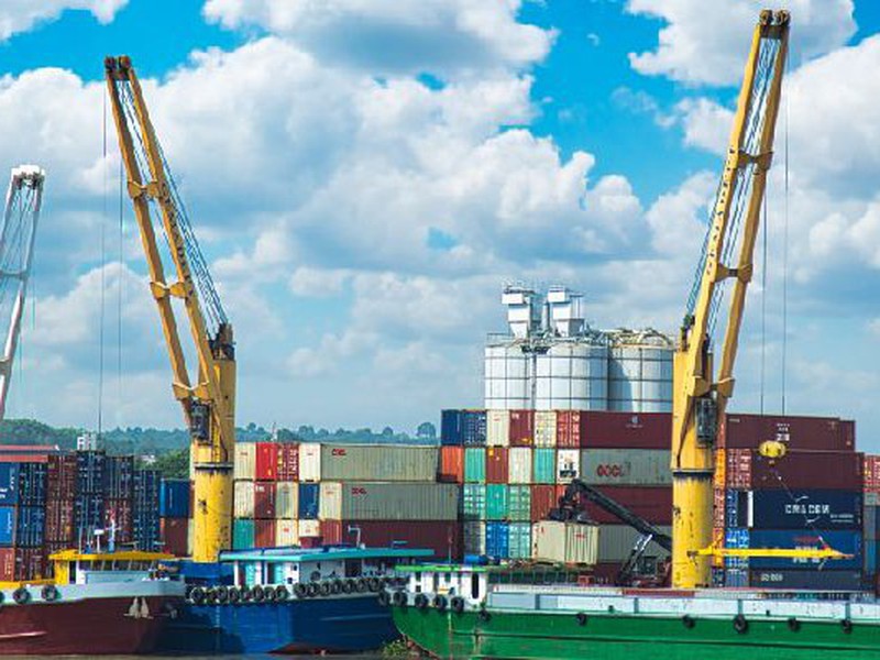 Các nhà nghiên cứu 'mạnh tay' hạ dự báo tăng trưởng xuất khẩu năm 2023 của Việt Nam xuống âm 4,1%